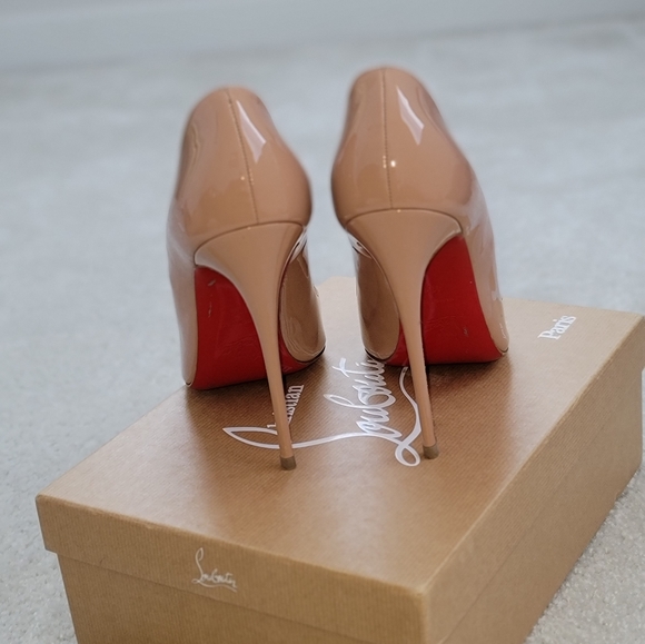 Louboutin - Picture 5 of 8